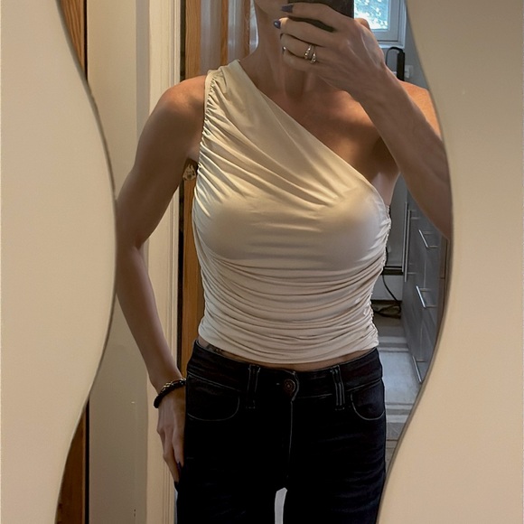 EXPRESS NWT ruched one shoulder crop top - Picture 3 of 9